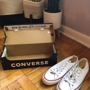 White converse chucks size 9 brand new nwt sneakers